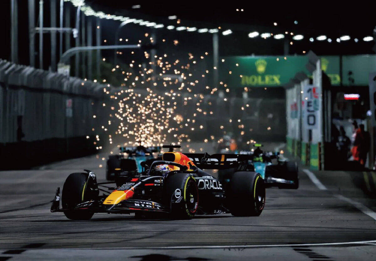 梅赛德斯险胜红牛二队，汉密尔顿统治全场的简单介绍