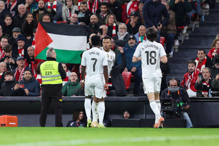 美国完胜皇马，阿什拉夫统治全场