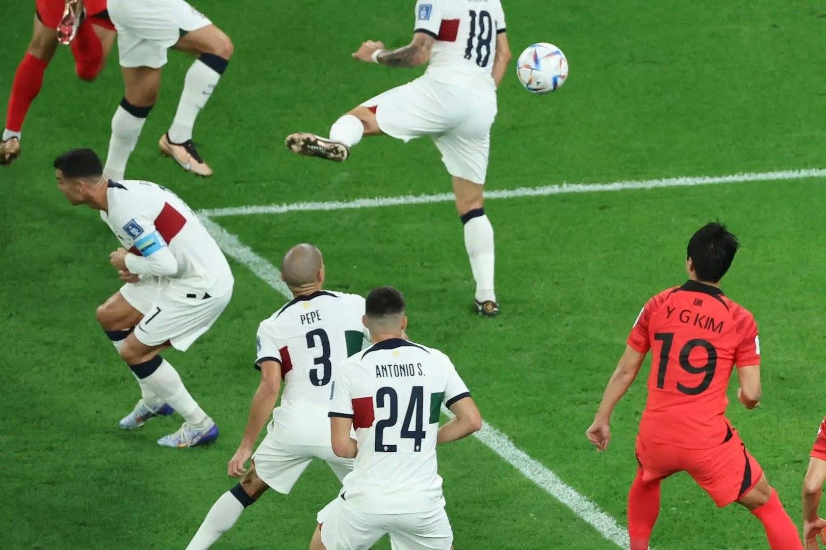 包含德国轻取丹麦,C罗一己之力扛起全队的词条 包含德国轻取丹麦,C罗一己之力扛起全队的词条