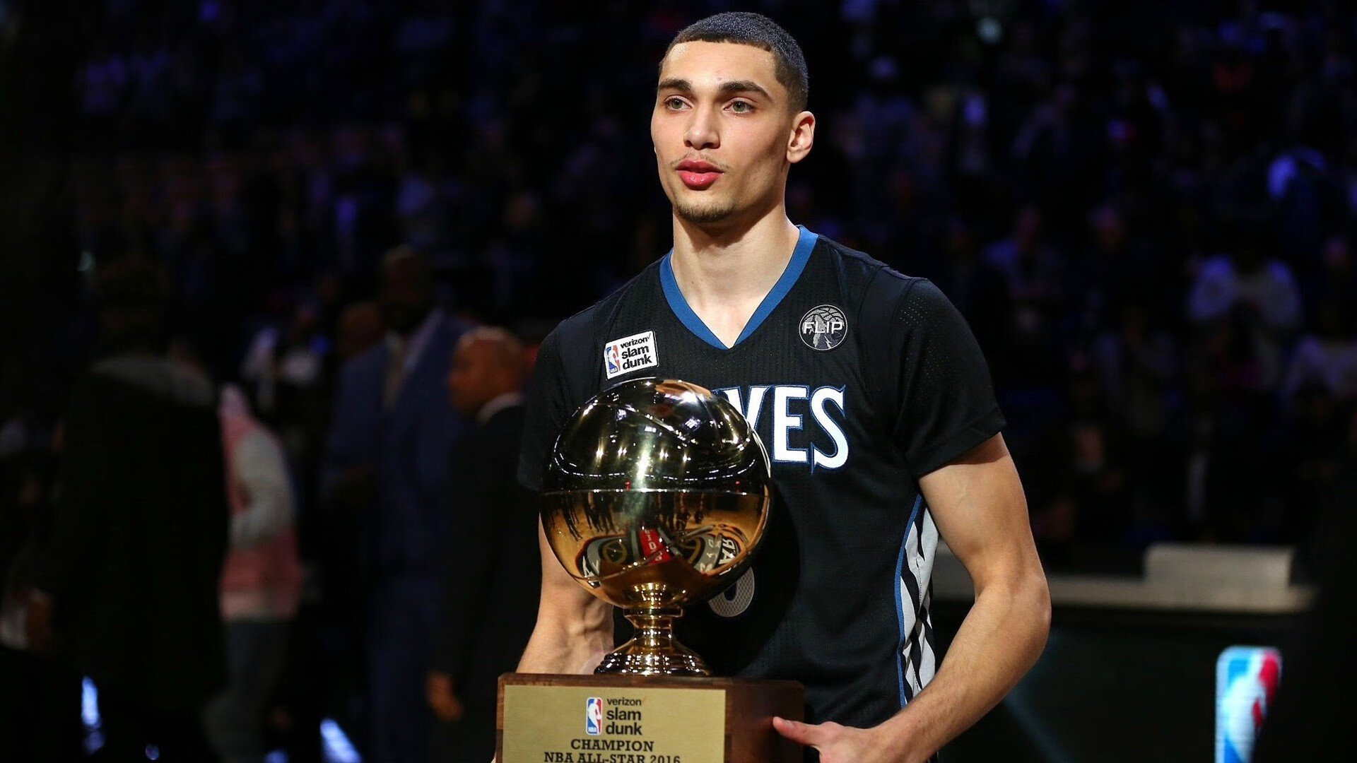 塔图姆状态火热，F1街道赛之夜见证速度与激情的唯一交汇