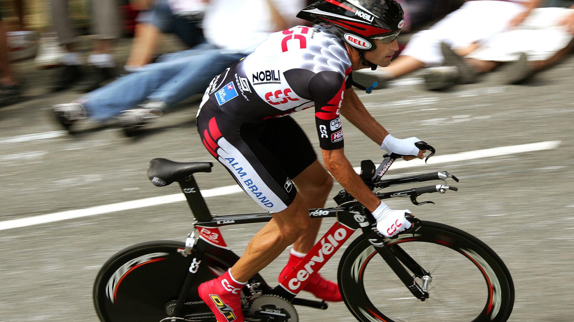 赛道烽火，周冠宇点燃赛场，雷诺鏖战威廉姆斯